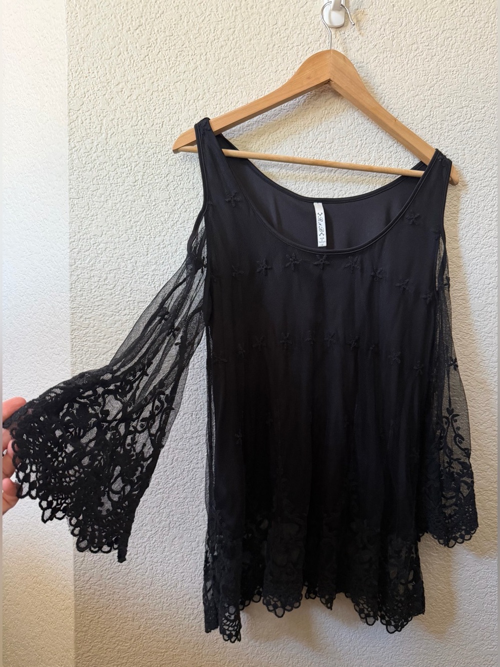 RnB 1X Black Mesh Embroidered Cold Shoulder Lined Tank Witchy Vamp Goth
